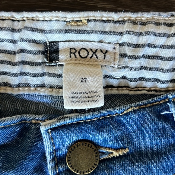 ROXY High waisted button down denim cut off shorts. Size 27. - Picture 2 of 4